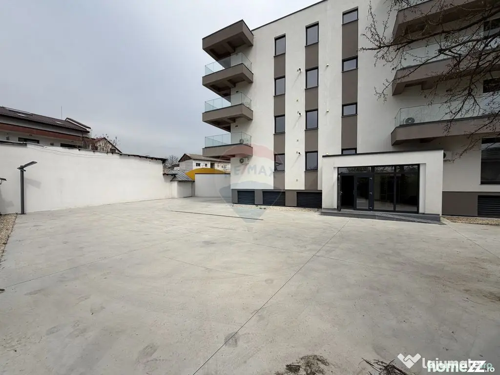 Apartament 3 camere bloc nou zona Finante