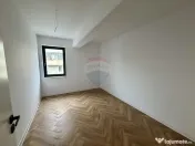 Apartament 3 camere bloc nou zona Finante 