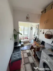 Garsoniera de vanzare - Pod Butelii