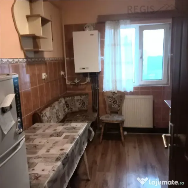 Apartament 3 camere decomandat, 2 bai, zona excelenta
