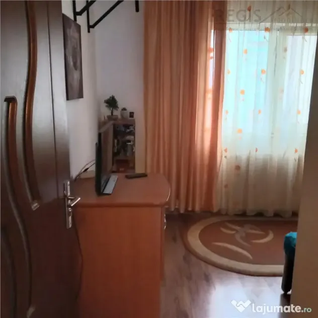 Apartament 3 camere decomandat, 2 bai, zona excelenta