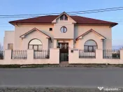 Vila eleganta cu potential - teren generos si locatie exce 