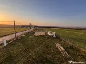 Vila eleganta cu potential - teren generos si locatie exce 