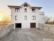 Vila eleganta cu potential - teren generos si locatie exce 