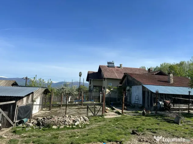 Casă la munte cu teren 9.000 mp Cârligei Bumbești Pițic Gorj
