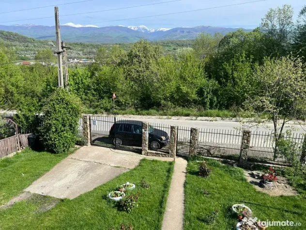 Casă la munte cu teren 9.000 mp Cârligei Bumbești Pițic Gorj