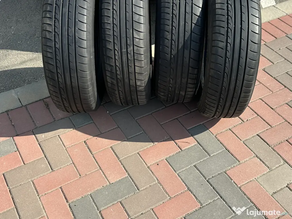 Set Anvelope Vara Dunlop Sport Fastresponse 215/65 R16 DOT2021