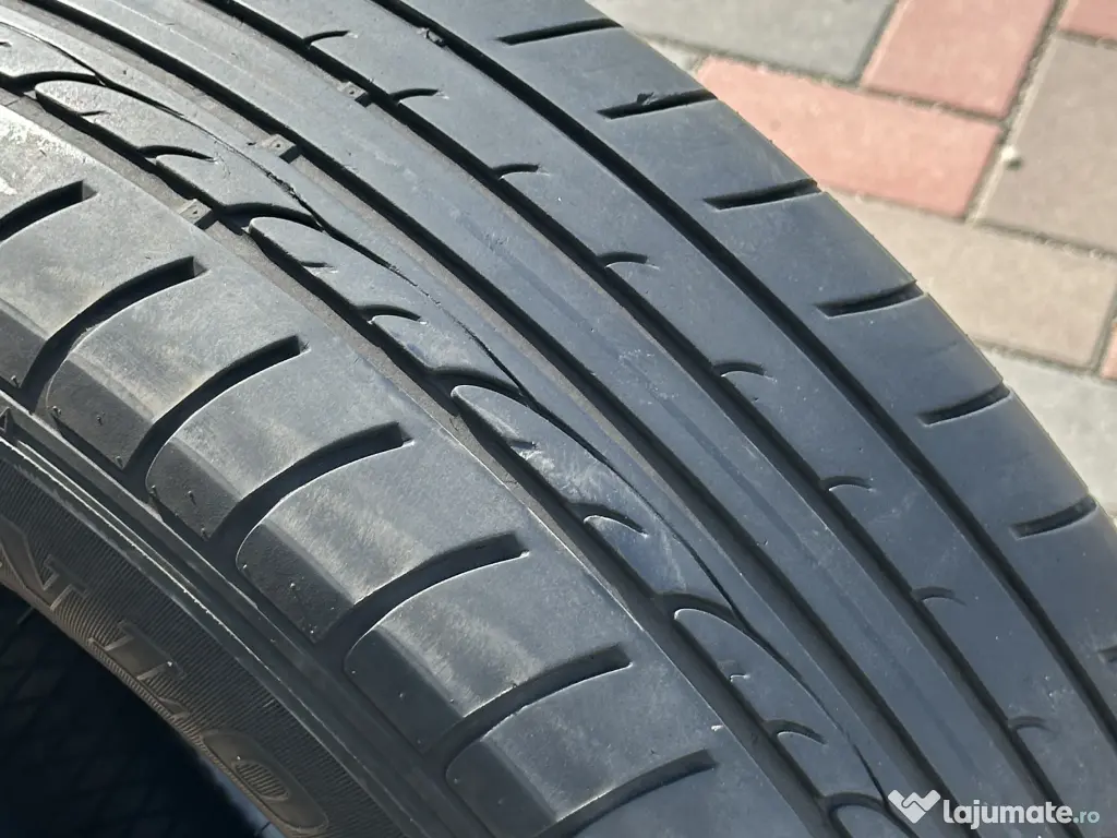Set Anvelope Vara Dunlop Sport Fastresponse 215/65 R16 DOT2021