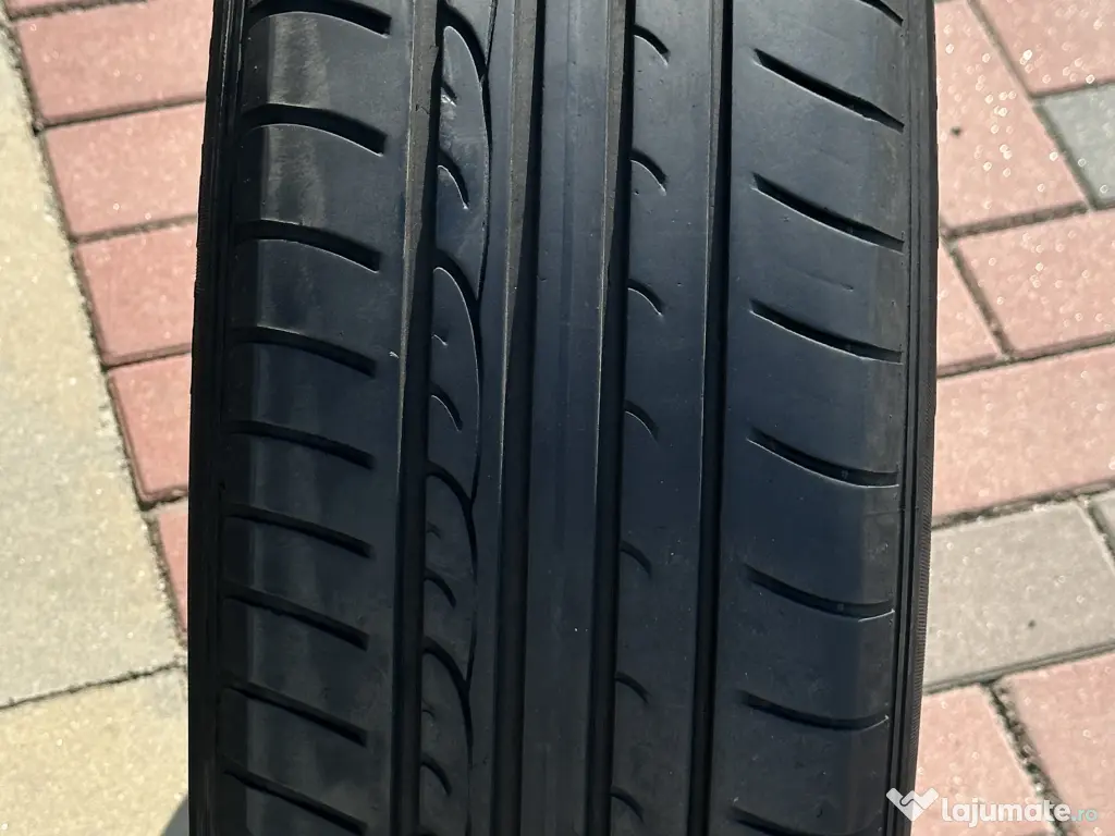 Set Anvelope Vara Dunlop Sport Fastresponse 215/65 R16 DOT2021