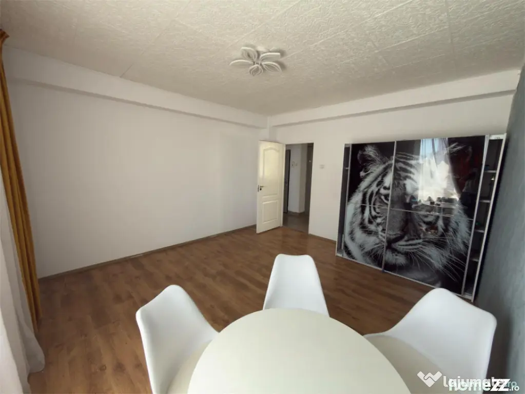 Apartament 4 camere, 71 mp, zona Centrala - Ploiesti (Prahova)