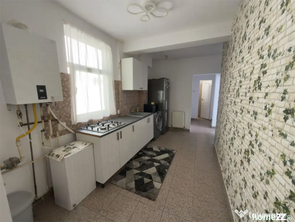 Apartament 4 camere, 71 mp, zona Centrala - Ploiesti (Prahova)