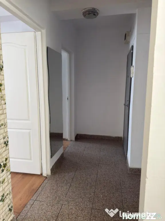 Apartament 4 camere, 71 mp, zona Centrala - Ploiesti (Prahova)