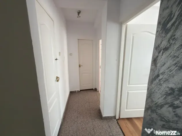 Apartament 4 camere, 71 mp, zona Centrala - Ploiesti (Prahova)