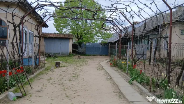 Casa de vanzare CELARU-APELE VII Dolj teren 8481 mp - Soreni (Dolj)