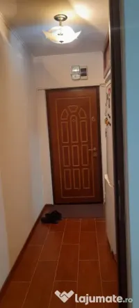 Inchiriez apartament 2 camere 
