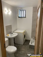 In centrul orasului, pretabil si pentru cabinet medical, sal 