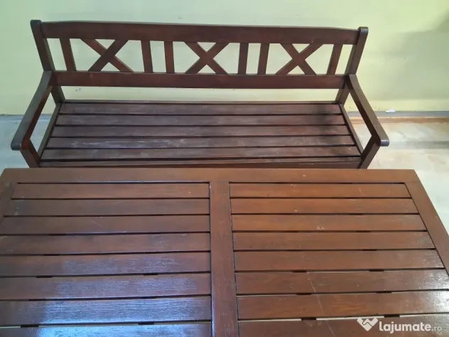 Mobilier de exterior:mese și bănci din lemn
