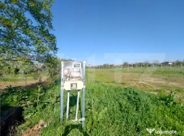 Teren intravilan, 2194 mp, 17 m deschidere, zona Mofleni