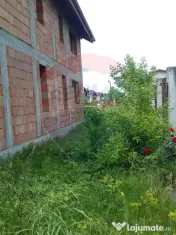 De vanzare Casă / Vilă cu 5 camere, la rosu 