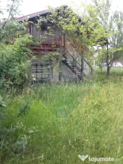 De vanzare Casă / Vilă cu 5 camere, la rosu 