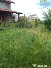 De vanzare Casă / Vilă cu 5 camere, la rosu 