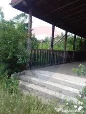 De vanzare Casă / Vilă cu 5 camere, la rosu 