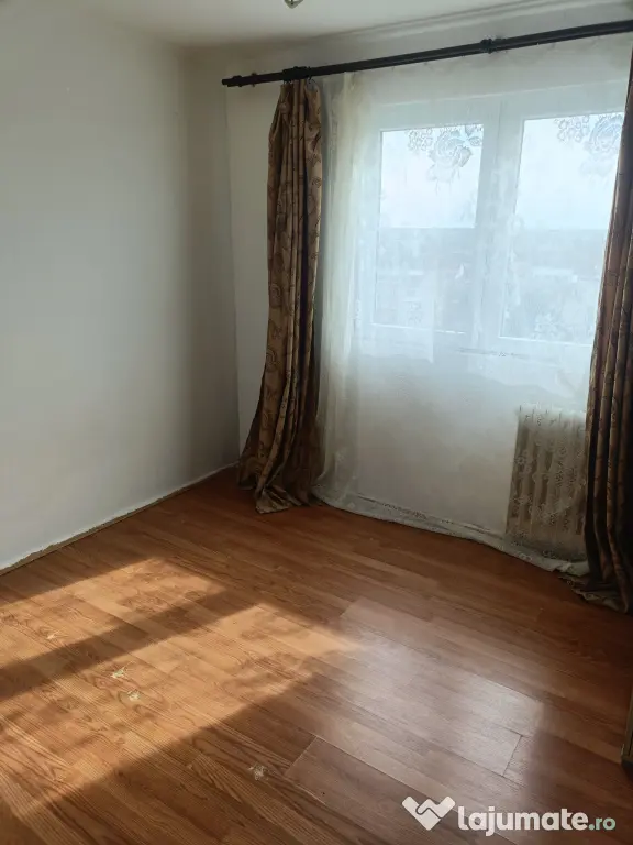 Închiriez apartament 2 camere Fortuna