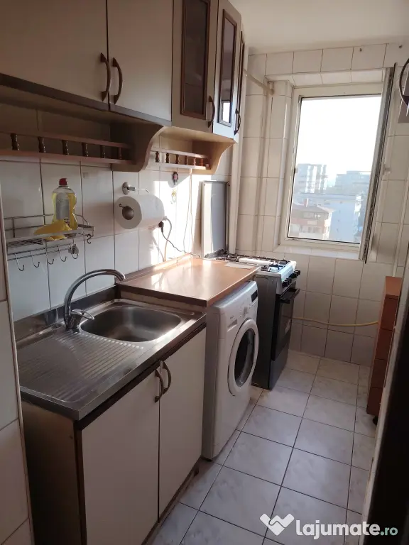 Inchiriez apartament 2 camere decomandat, renovat B-dul. Mareșal Al. Averescu