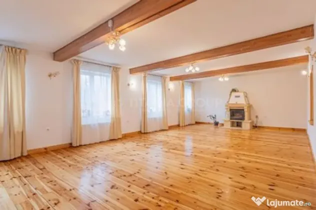 Vila in Poiana Brasov cu teren generos 1600mp, 2 corpuri,...