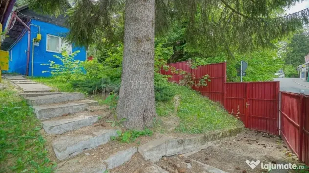 Vila in Poiana Brasov cu teren generos 1600mp, 2 corpuri,...