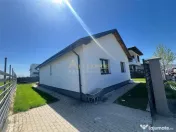 Casa individuala - 3 camere - 2 bai- teren-375 mp-200 M de 