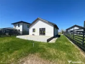 Casa individuala - 3 camere - 2 bai- teren-375 mp-200 M de 