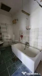 Casa zona Tudor Vladimirescu - Curte Comuna 