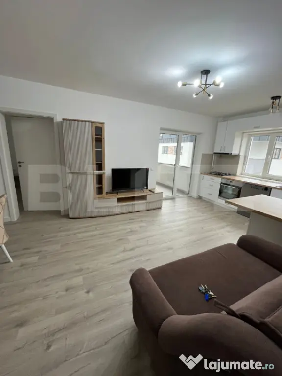 PRIMA ÎNCHIRIERE - Apartament 3 camere, parcare, zona Porii
