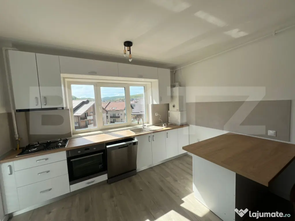 PRIMA ÎNCHIRIERE - Apartament 3 camere, parcare, zona Porii