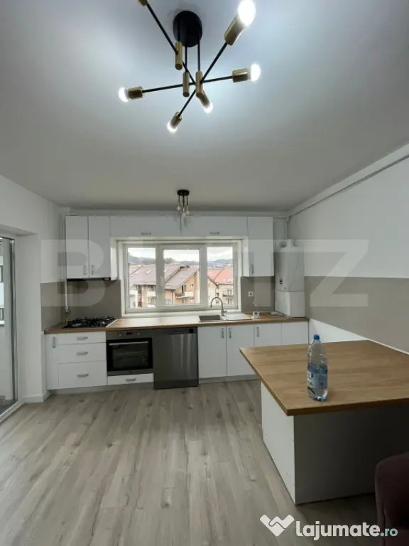 PRIMA ÎNCHIRIERE - Apartament 3 camere, parcare, zona Porii