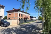 Domnesti - cladire 319 mp util, 2x garaj, ideal comercial