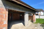 Domnesti - cladire 319 mp util, 2x garaj, ideal comercial 