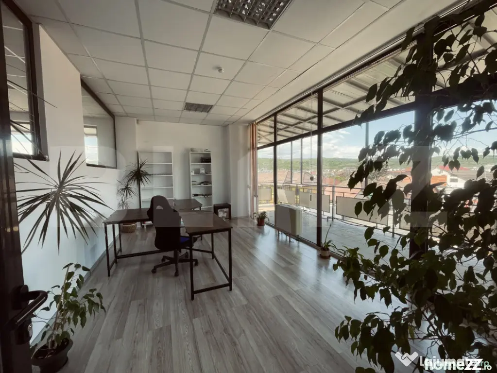 Spațiu birouri, 270 mp, parcari, terasa