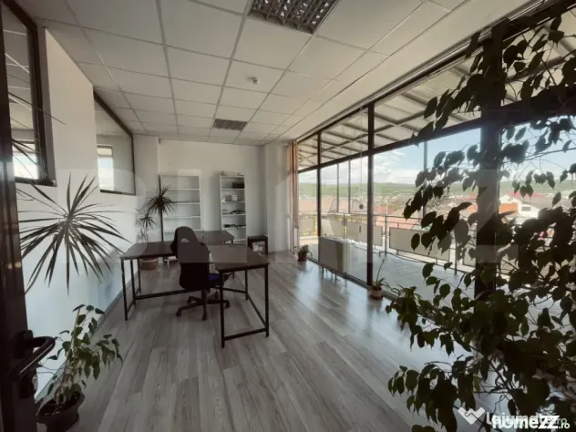 Spațiu birouri, 270 mp, parcari, terasa