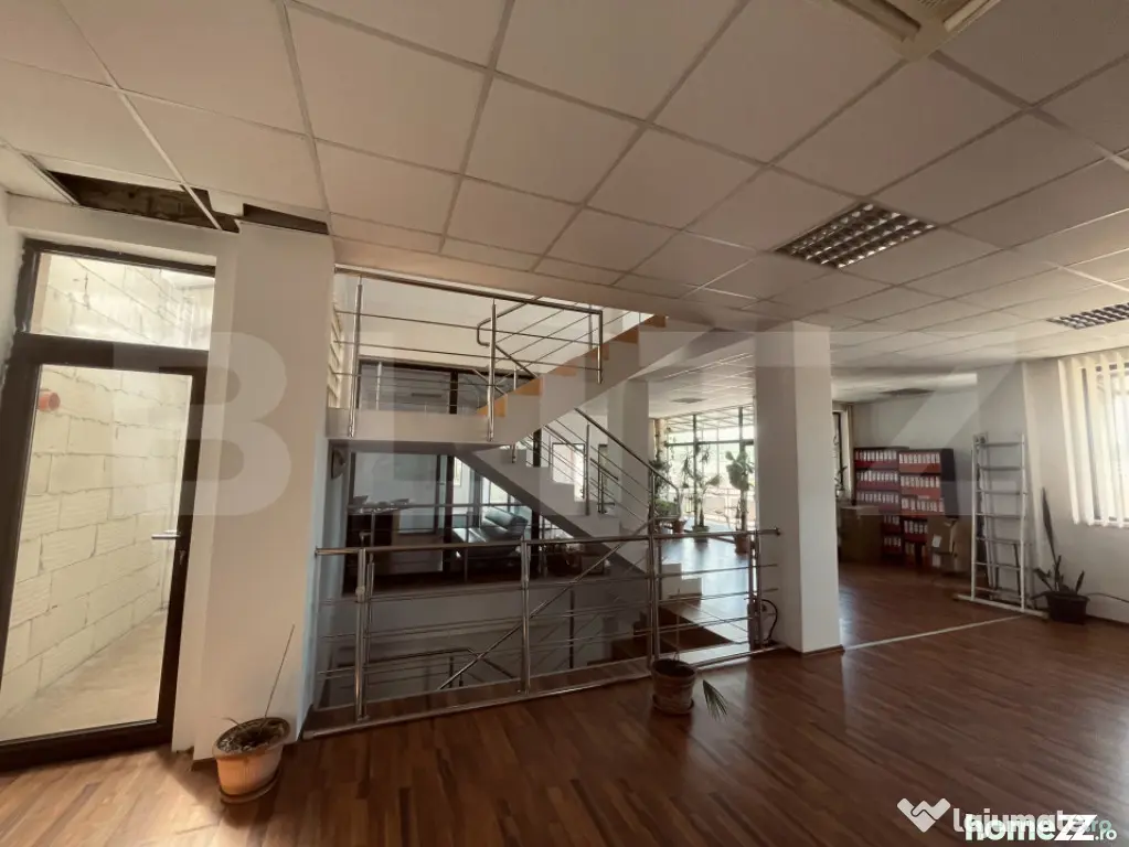 Spațiu birouri, 270 mp, parcari, terasa