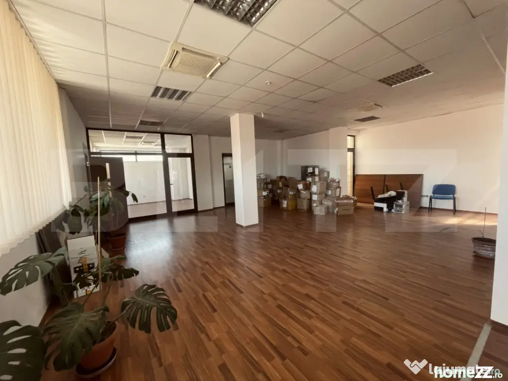 Spațiu birouri, 270 mp, parcari, terasa