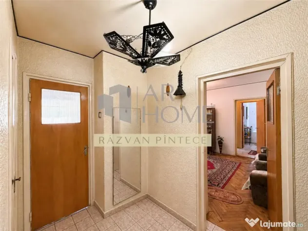 Apartament 2 camere, semidecomandat, zona Sud Value Center,