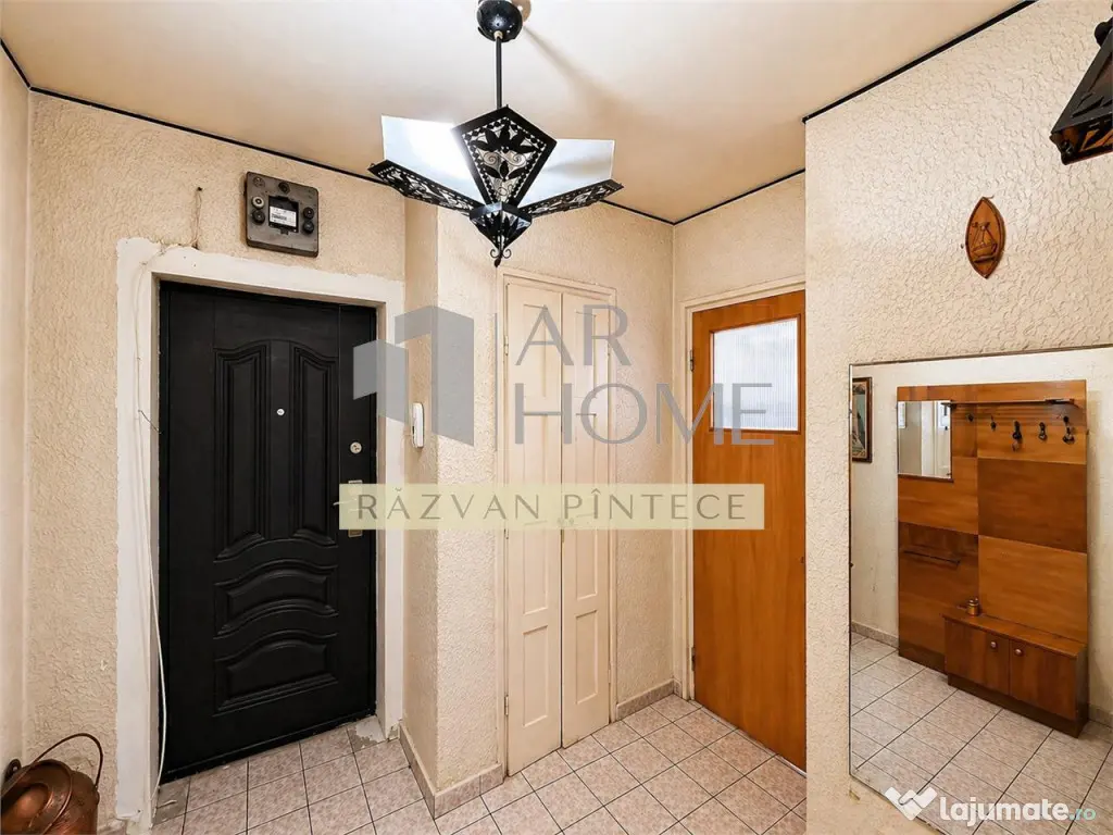 Apartament 2 camere, semidecomandat, zona Sud Value Center,