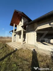 Casa cu etaj la rosu, 160 mp utili, 1200 mp teren, zona Trei 