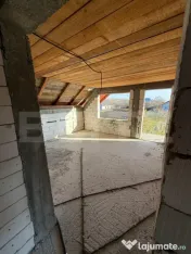 Casa cu etaj la rosu, 160 mp utili, 1200 mp teren, zona Trei 