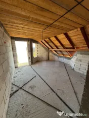 Casa cu etaj la rosu, 160 mp utili, 1200 mp teren, zona Trei 