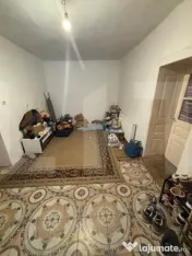 Casă spațioasă, 177 mp construiți, teren 3400 mp, 5 came 