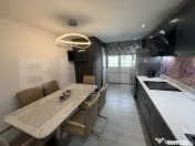 Apartament 4 camere, 83 mp, decomandat, zona ultracentrala 