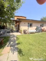 Cladire multifunctionala, pensiune plus casa, parcari priva 